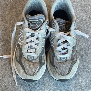 New Balance 990v5 Light Gray Running Shoes